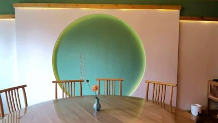 餐厅壁纸打造雅意氛围与风格搭配指南(图1) “雅意”的餐厅不再是梦想 墙壁纸最为色彩上的点缀