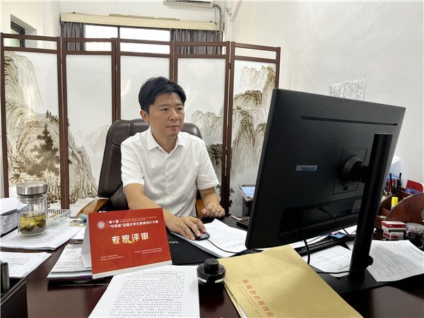 ,海南师范大学党委常委、副校长、美术学院院长 张引.jpg ,海南师范大学党委常委、副校长、美术学院院长 张引.jpg