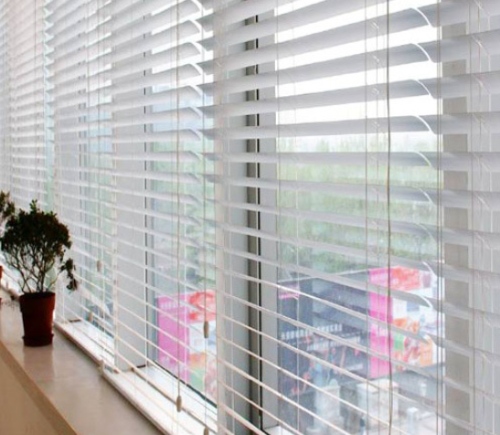 窗帘店安装价格解析，2024年不同材质收费标准揭秘(图2)