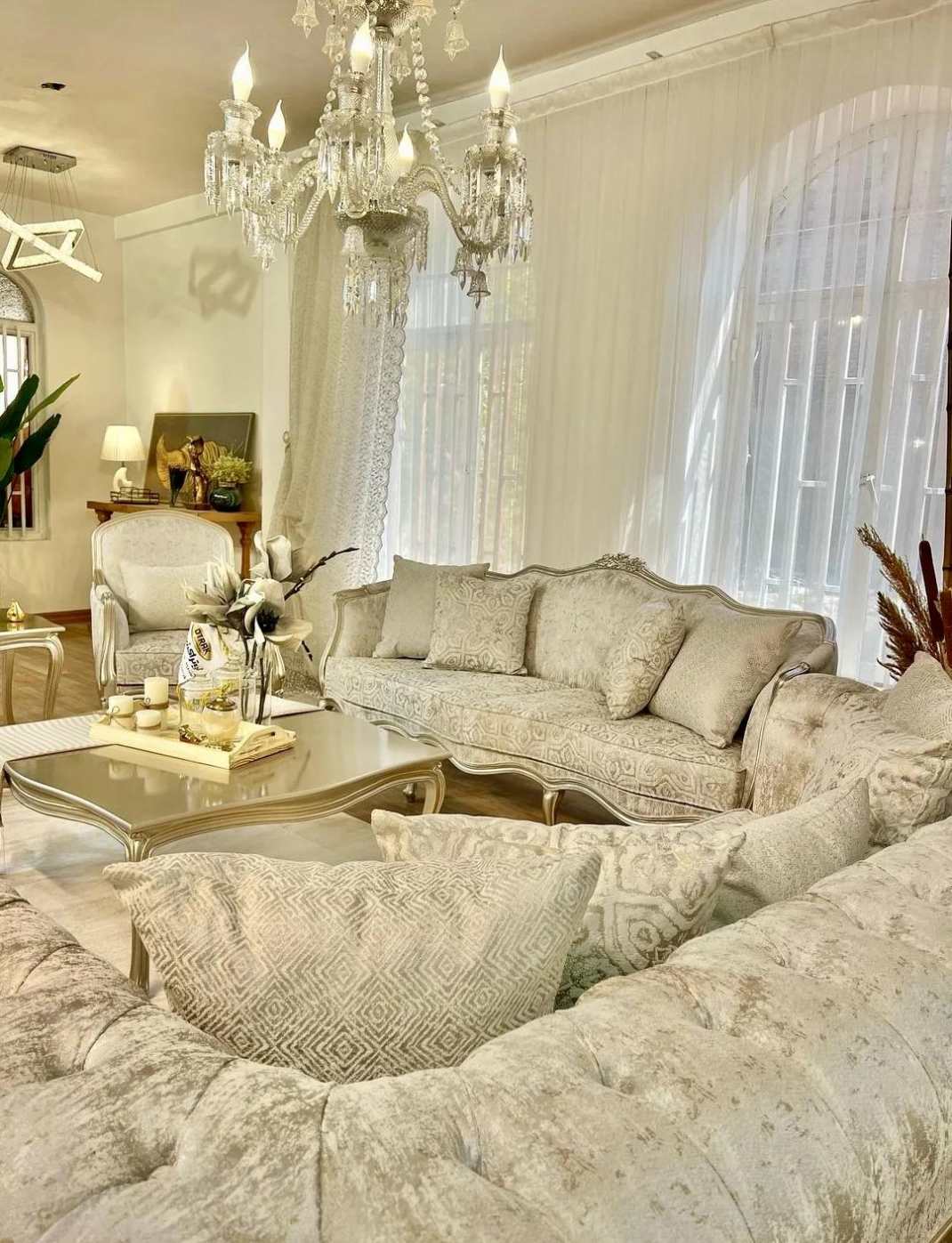 欧式装修窗帘选择有讲究!(图1) 欧式装修窗帘选择有讲究!(图1)