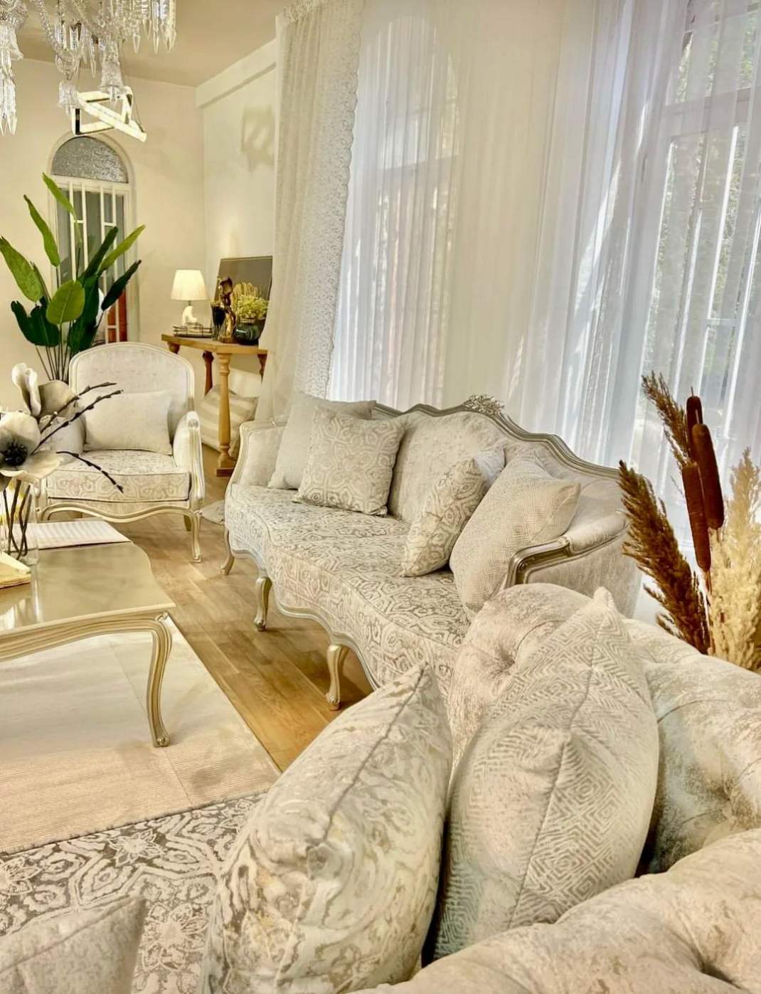 欧式装修窗帘选择有讲究!(图2) 欧式装修窗帘选择有讲究!(图2)